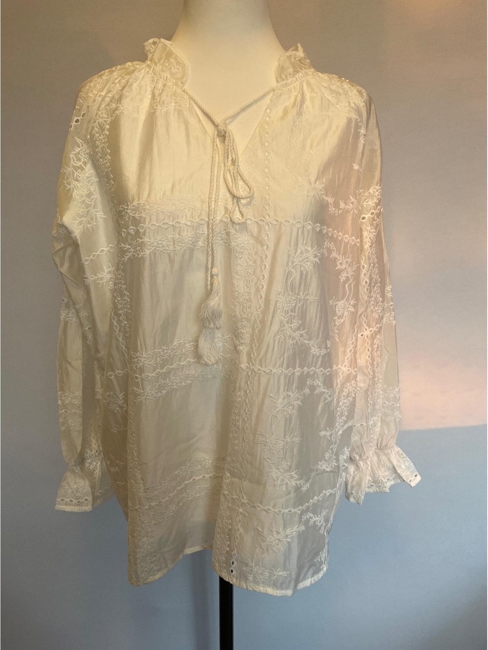 Commense XS White Embroidered Eyelet Blouse Angelic Romantic Boho Peasant NWT
